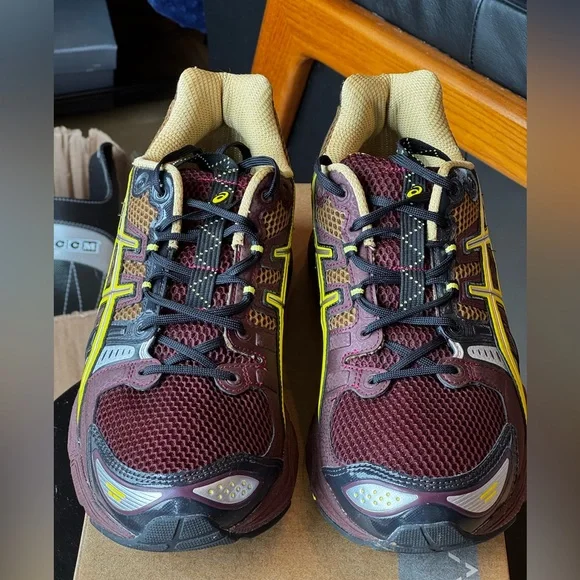 Mens ASICS Men’s Maroon and Yellow Running Shoes - Picture 2 of 7